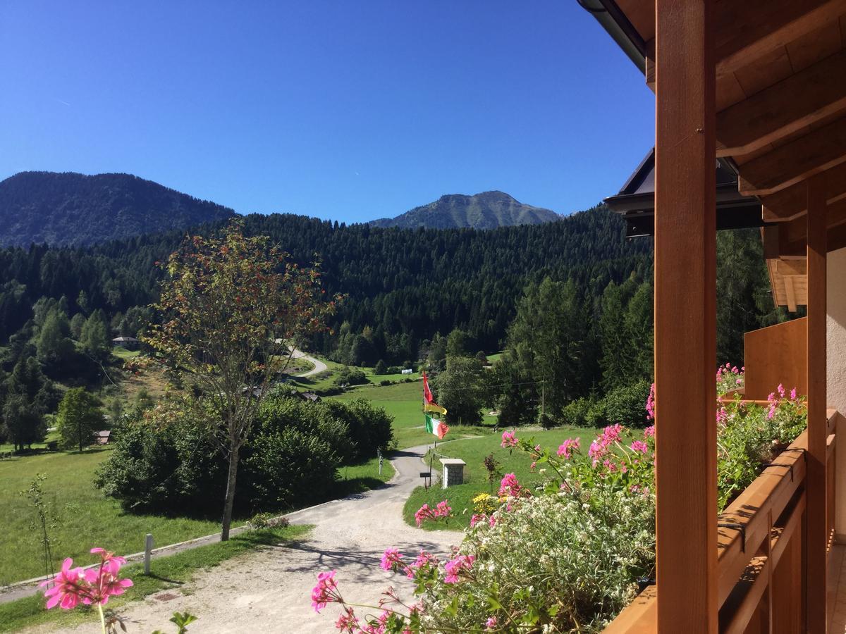 Albergo Chalet Abete Rosso Castello Tesino Exteriér fotografie